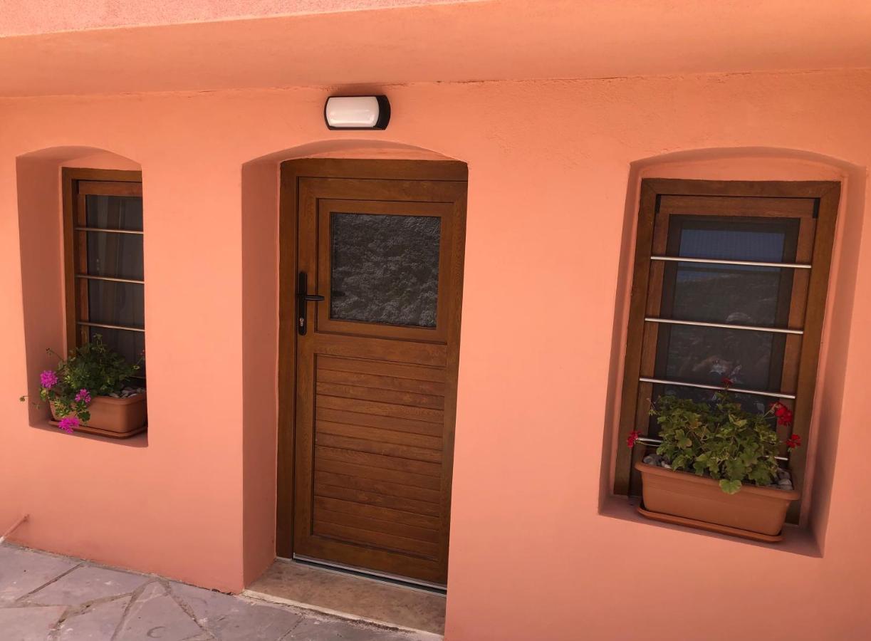 Ferienwohnung Solo Traveler Ermoupoli Exterior foto